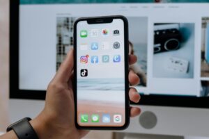 Entre scrolls, los usuarios descubren nuevas formas de pensar, sentir y cuestionar