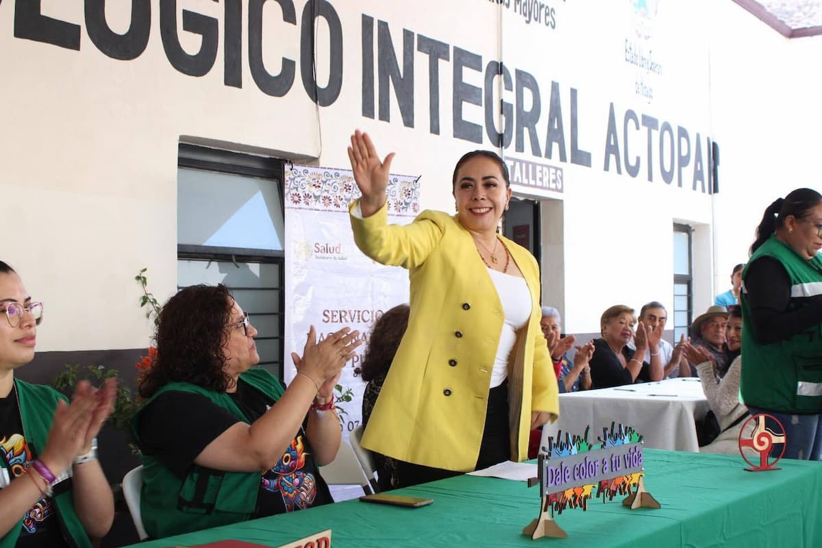 Encabezan foro para personas adultas mayores