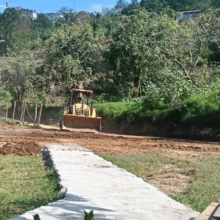 Gobierno municipal de Tianguistengo refuerza infraestructura básica