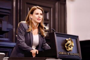 La senadora Viggiano denunció la persecución contra Víctor Licona y la imposición de comités “a modo”