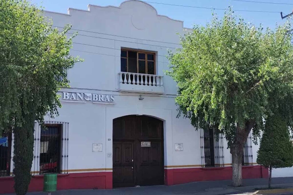Llaman a los presidentes municipales de la Huasteca y la Sierra a realizar de manera directa sus trámites con la institución