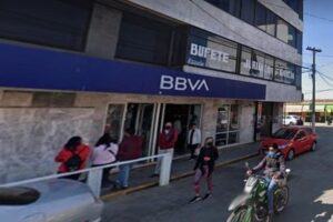 El SAT mantiene la facultad de bloquear cuentas en cualquier banco del país.