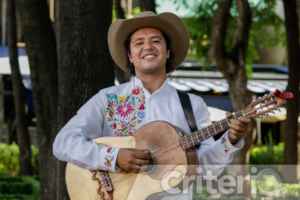 Huapangos como El Hidalguense y El Querreque formarán parte del repertorio que Los Tlacuilos compartirán en Colombia, junto con música norteña y zapateados tradicionales