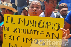 Pobladores exigen que el gobierno estatal garantice servicio permanente y medicinas suficientes