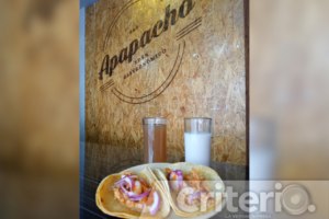 Un kilo de pierna, achiote y paciencia: así se logra este manjar que puedes replicar o disfrutar en el restaurante