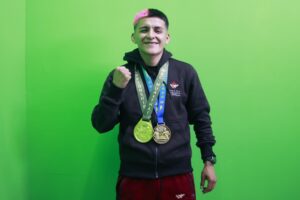 Disciplina familiar: Raptor se formó en un gimnasio de Mineral de la Reforma junto a su padre, también peleador profesional