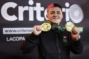 Con mentalidad fuerte y temple emocional, el hidalguense conquistó dos divisiones en su debut internacional