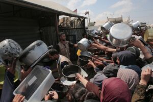 Más de 500 mil personas viven en condiciones “catastróficas” mientras Israel niega la crisis y amenaza con arrasar la ciudad.