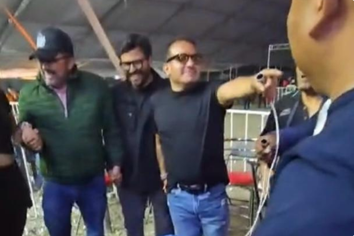 Autoridades de Ixmiquilpan en el área VIP de la feria.