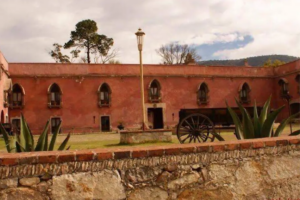 La ex-hacienda de Tetlapayac, en Hidalgo, fue escenario principal de Amor Real.