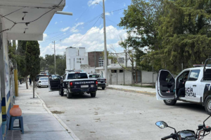 a PGJEH realiza investigaciones en la zona donde dos policías municipales de Mixquiahuala fueron asesinados a tiros durante una persecución.