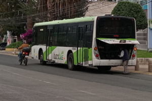 Usuarios del Tuzobús reportan tiempos de espera prolongados en horas pico Foto: David Martinez