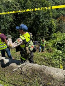 os servicios de emergencia atendieron a los heridos tras el accidente en la carretera Pachuca-Tuxpan