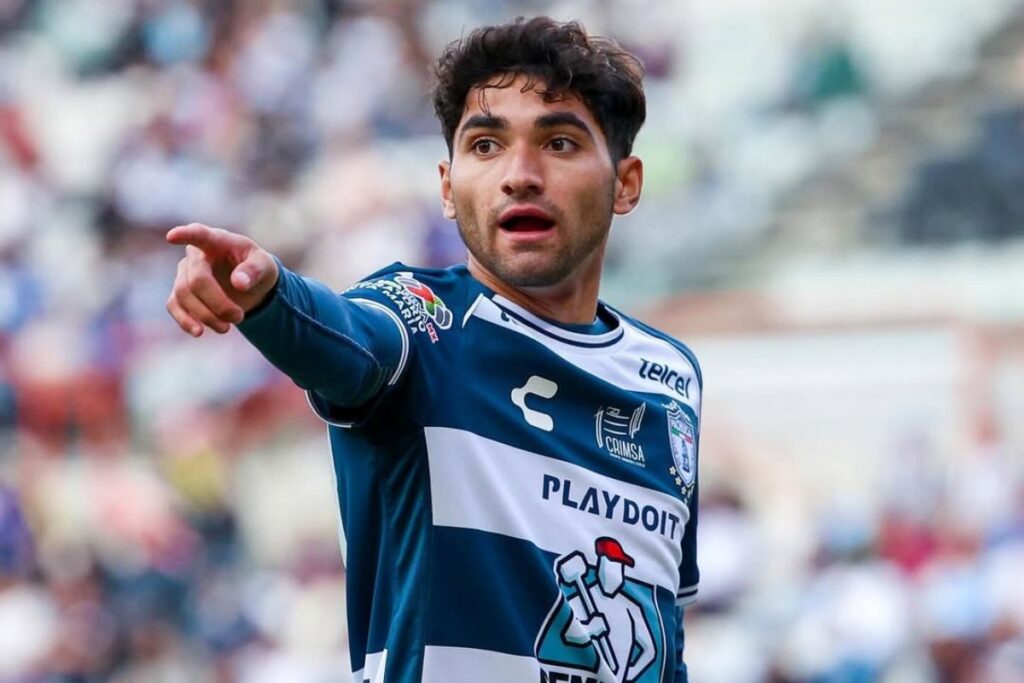 Sergio Hernández que pertenece a la familia de Grupo Pachuca, oficializó esta noche la incorporación del canterano blanquiazul
