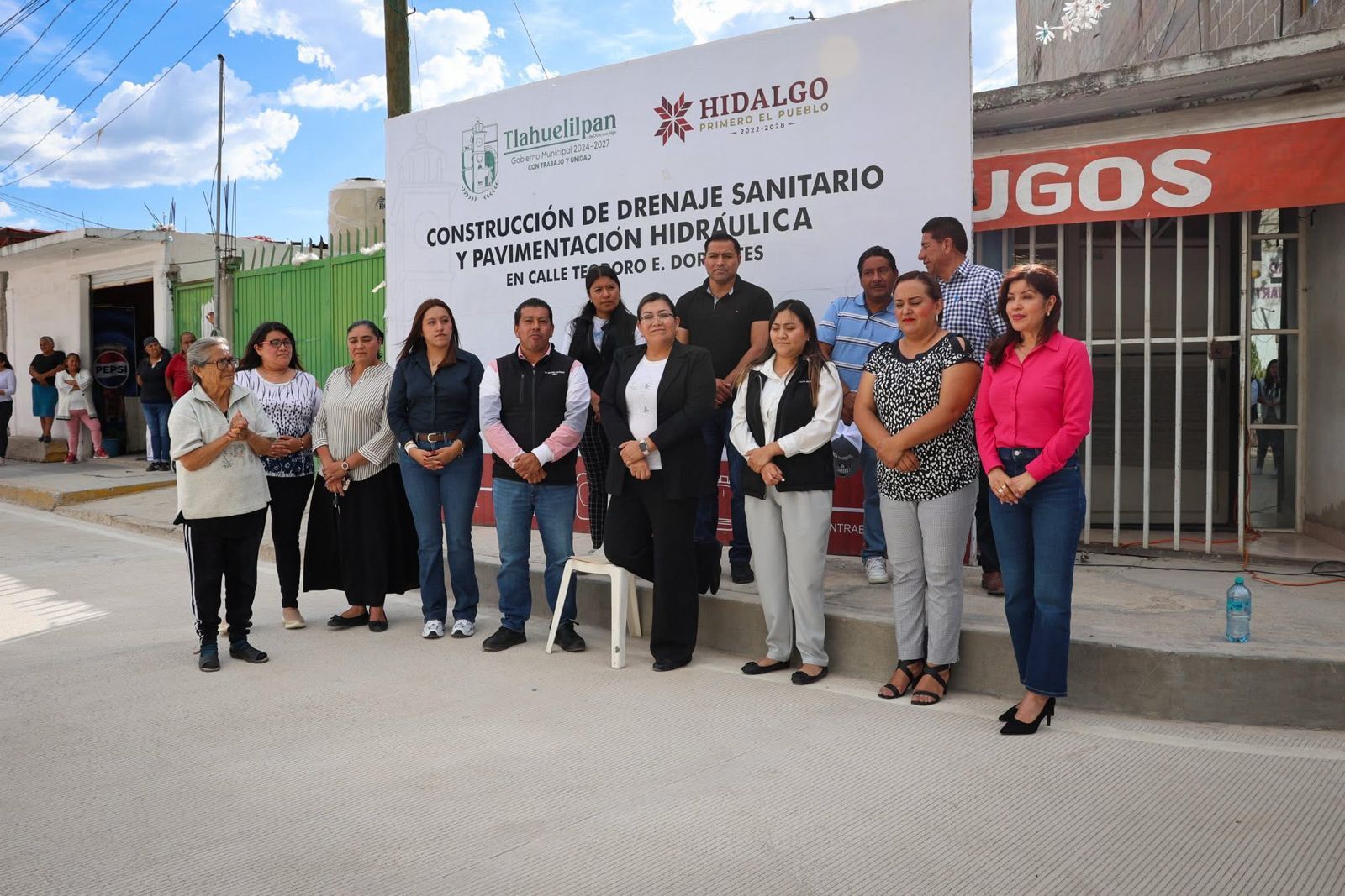 Entrega Tlahuelilpan obra en calle Dorantes