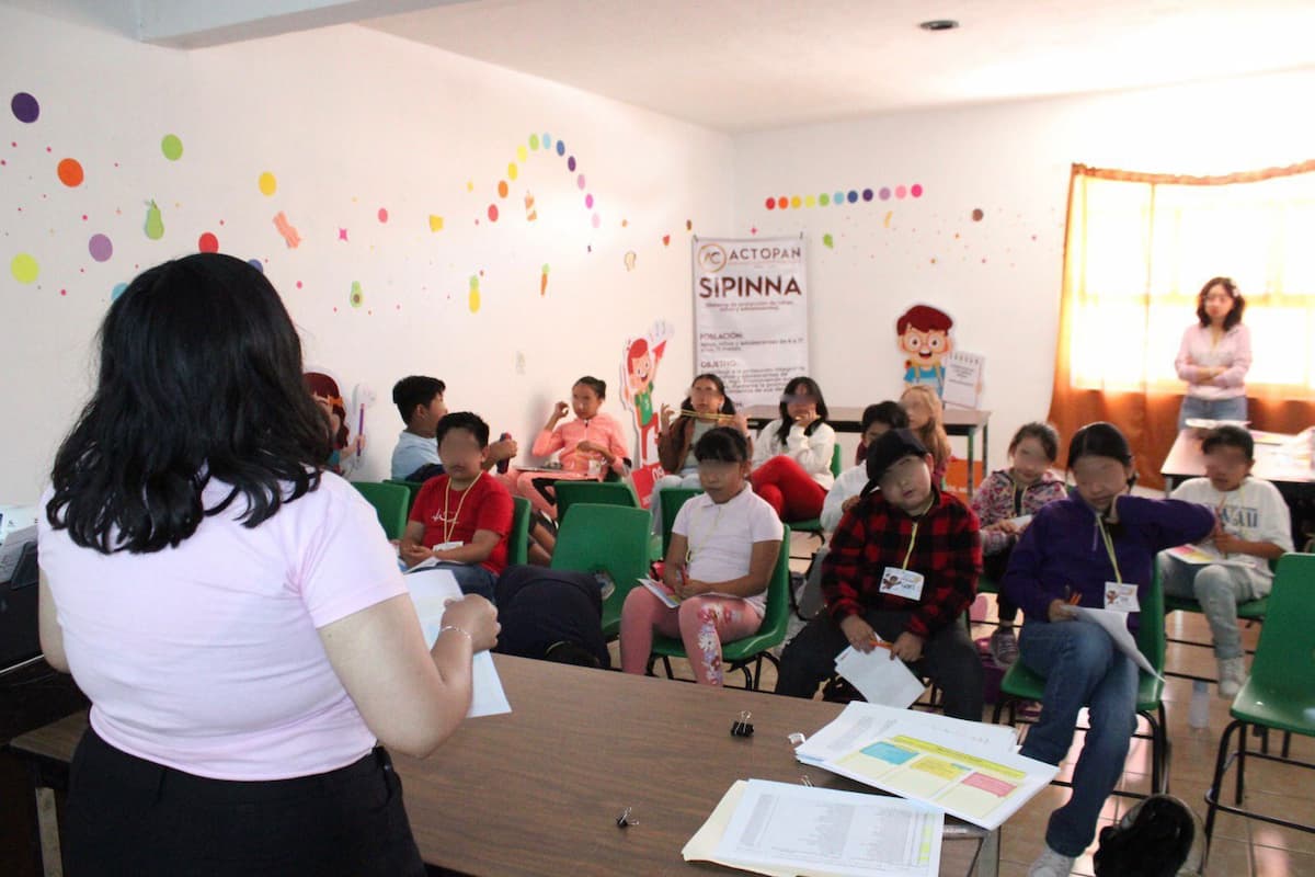 Con el propósito de ofrecer espacios seguros y de formación para la niñez, el ayuntamiento de Actopan, encabezado por la presidenta municipal Imelda Cuéllar Cano, inauguró el Curso de Verano “Heroínas y Héroes del Verano: Jugamos, aprendemos y protegemos nuestros derechos”