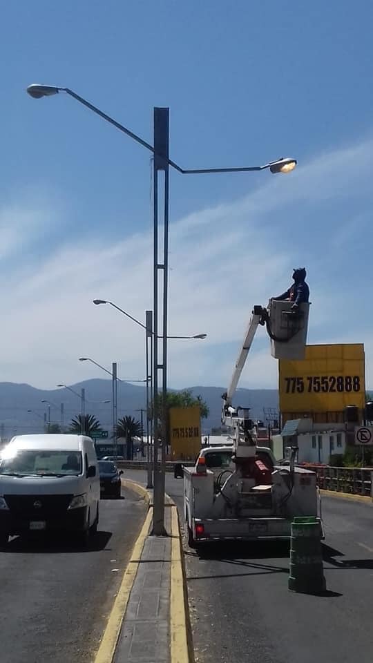 Fortalecen alumbrado público en bulevares Tulancingo