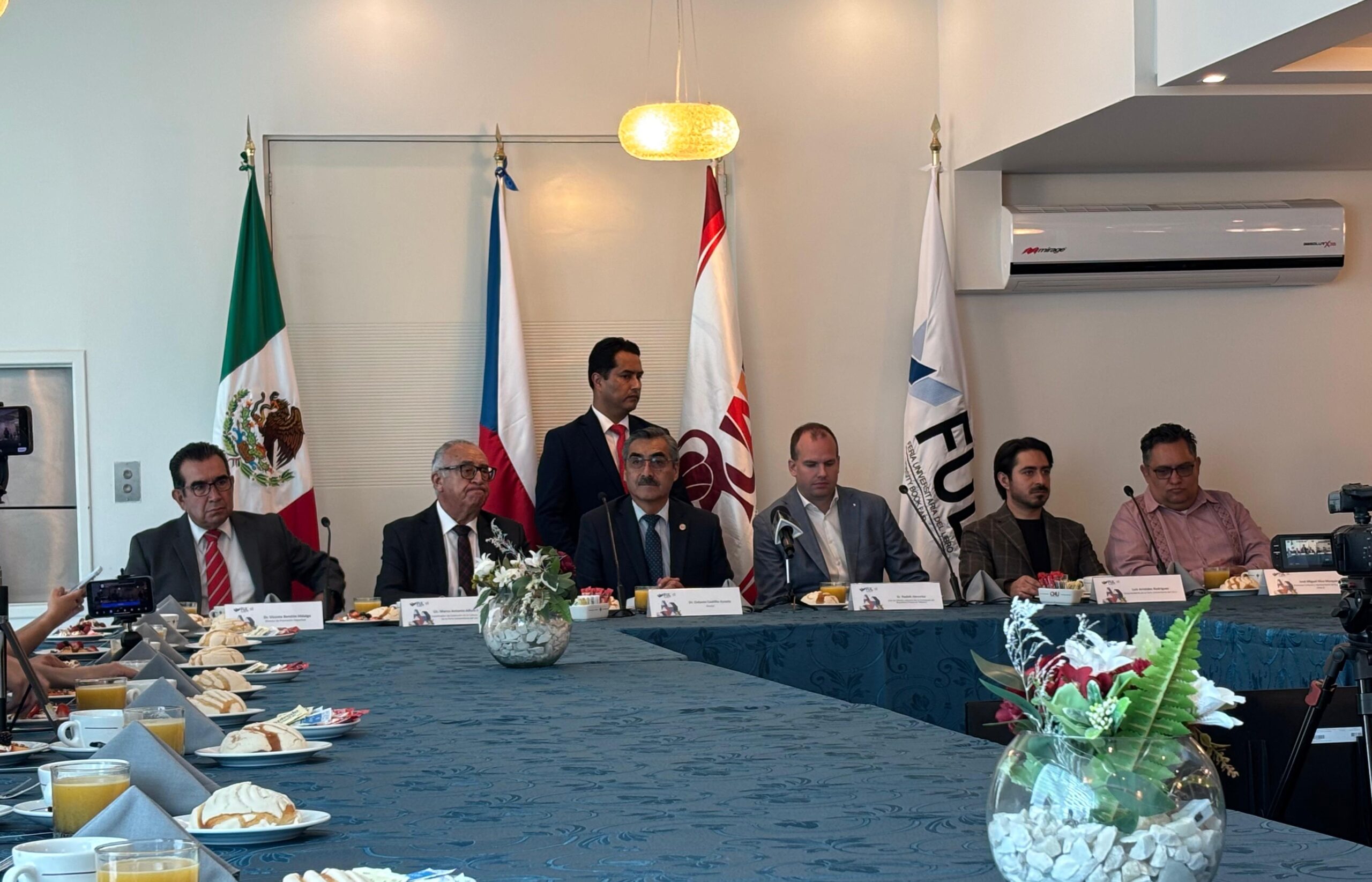 UAEH presentó la edición 38 de la Feria Universitaria del Libro