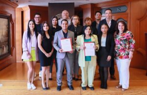 Firma de convenio entre Cenhies y Criterio Hidalgo en Pachuca