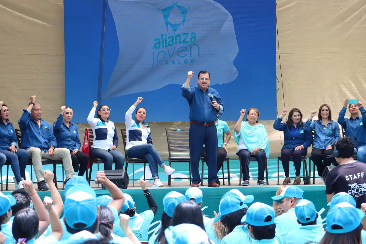 Este nutrido evento contó con la presencia del presidente del partido, el maestro Sergio Hernández Hernández