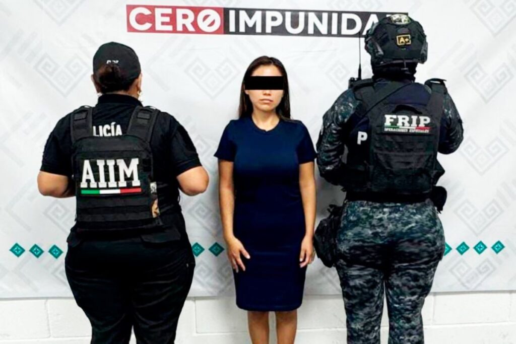 Ximena había recibido amenazas por parte de la ex de su novio; quedó prensada entre dos autos
