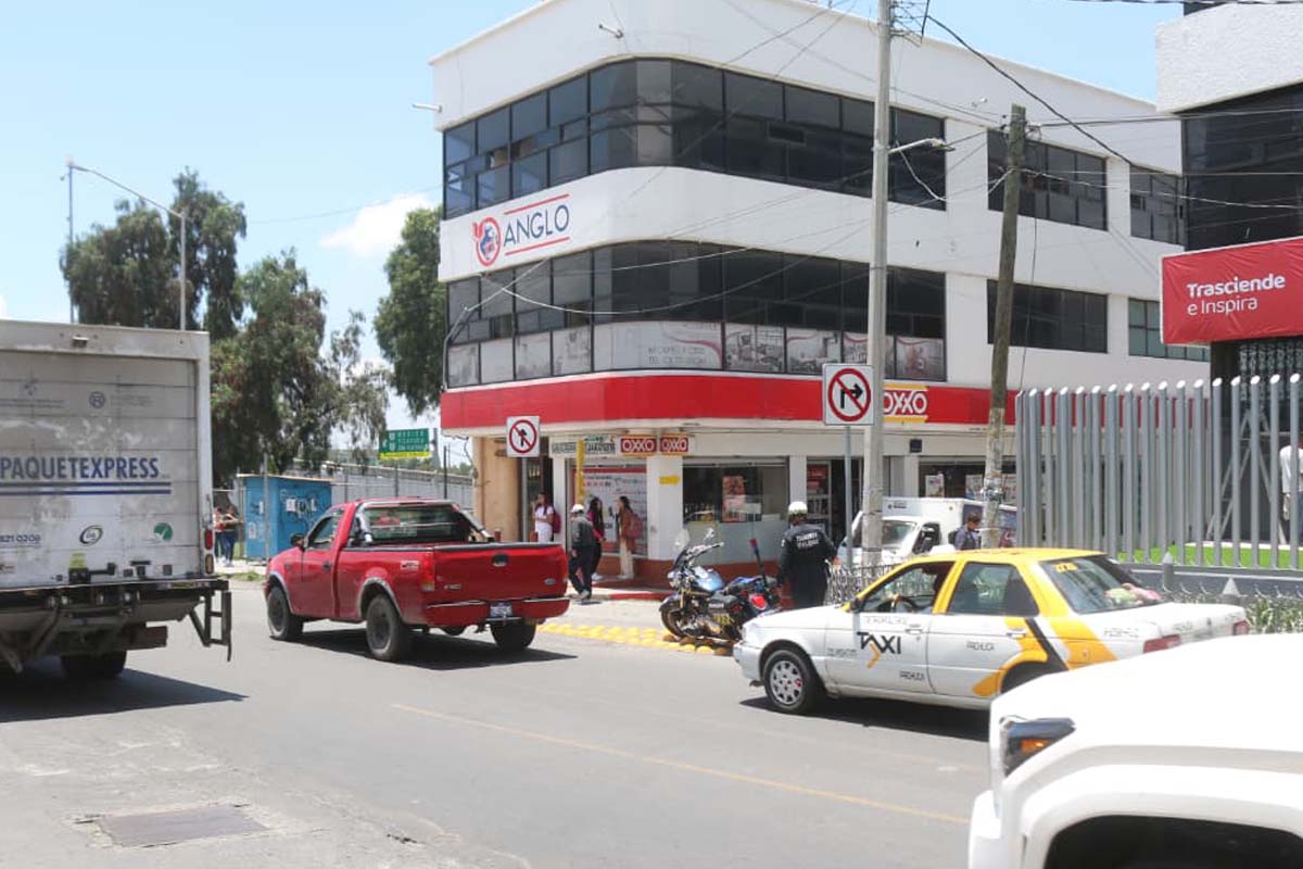 Sobre la calle Zaratustra se colocaron nuevas boyas y señales de tránsito que prohíben el acceso por ella