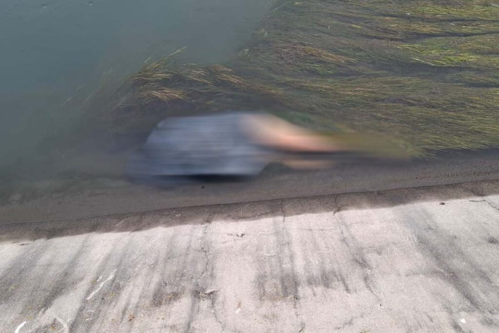 Este miércoles, el cuerpo de una mujer semidesnuda fue localizado en el canal Requena, de Tezontepec de Aldama