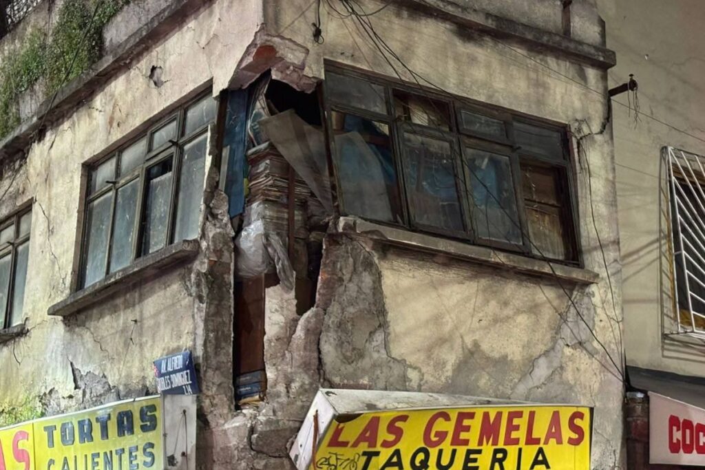 Tragedia en la Ciudad de México: Se derrumba una casa de 80 años en plena madrugada