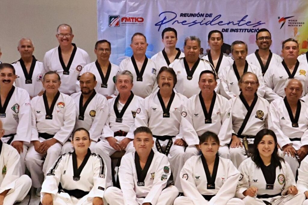En Pachuca, líderes del taekwondo fueron reconocidos en encuentro regional de la FMTKD