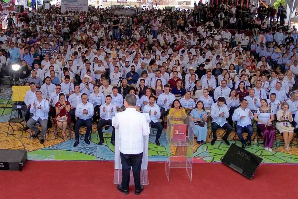 Sobre la seguridad, recordó que Hidalgo ocupa el octavo lugar en el Índice de Paz 2025, gracias al combate frontal a la delincuencia