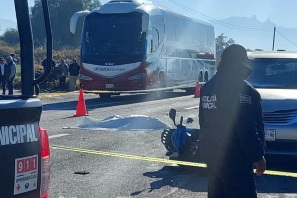 Tráiler circulaba en la México-Laredo y se cayó a un barranco; ¿cuántos lesionados hubo?