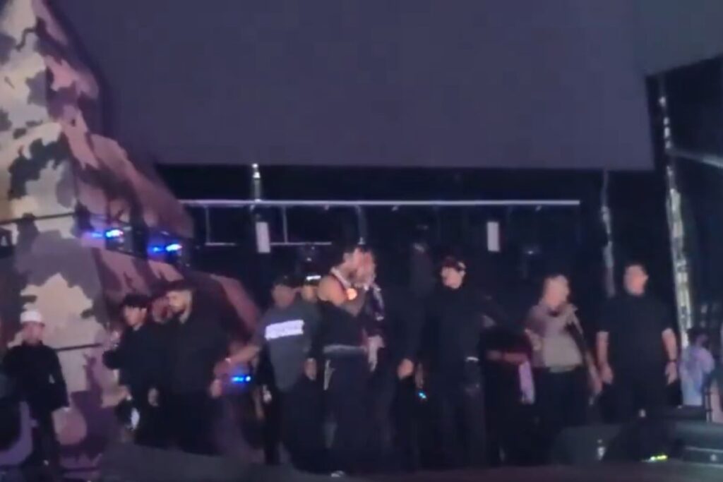 Natanael Cano golpea a su DJ y le destruye su equipo en pleno concierto; causa polémica