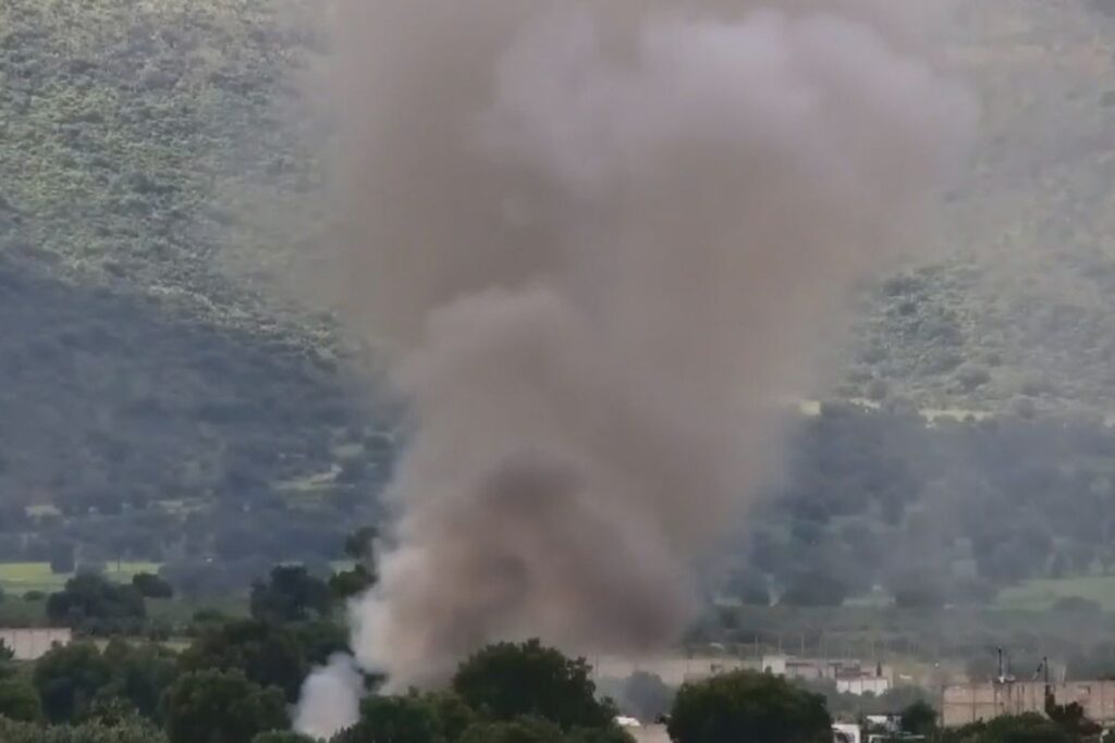 Incendio entre Tlanalapa y Tepeapulco genera movilización; fuego fue causado por pepenador, dicen