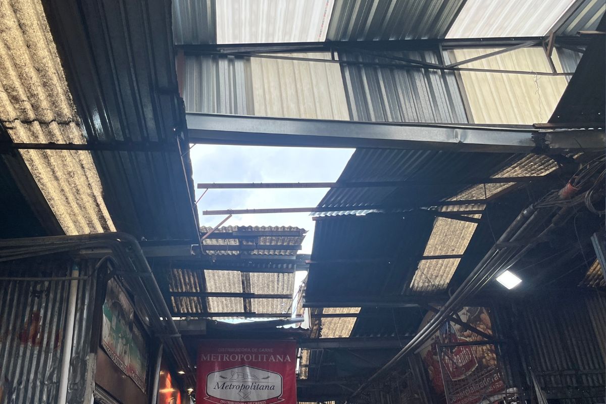 La infraestructura de la Central de Abasto de Pachuca presenta deficiencias, lo que se suma a las problemáticas | Foto: Lizania Zavala