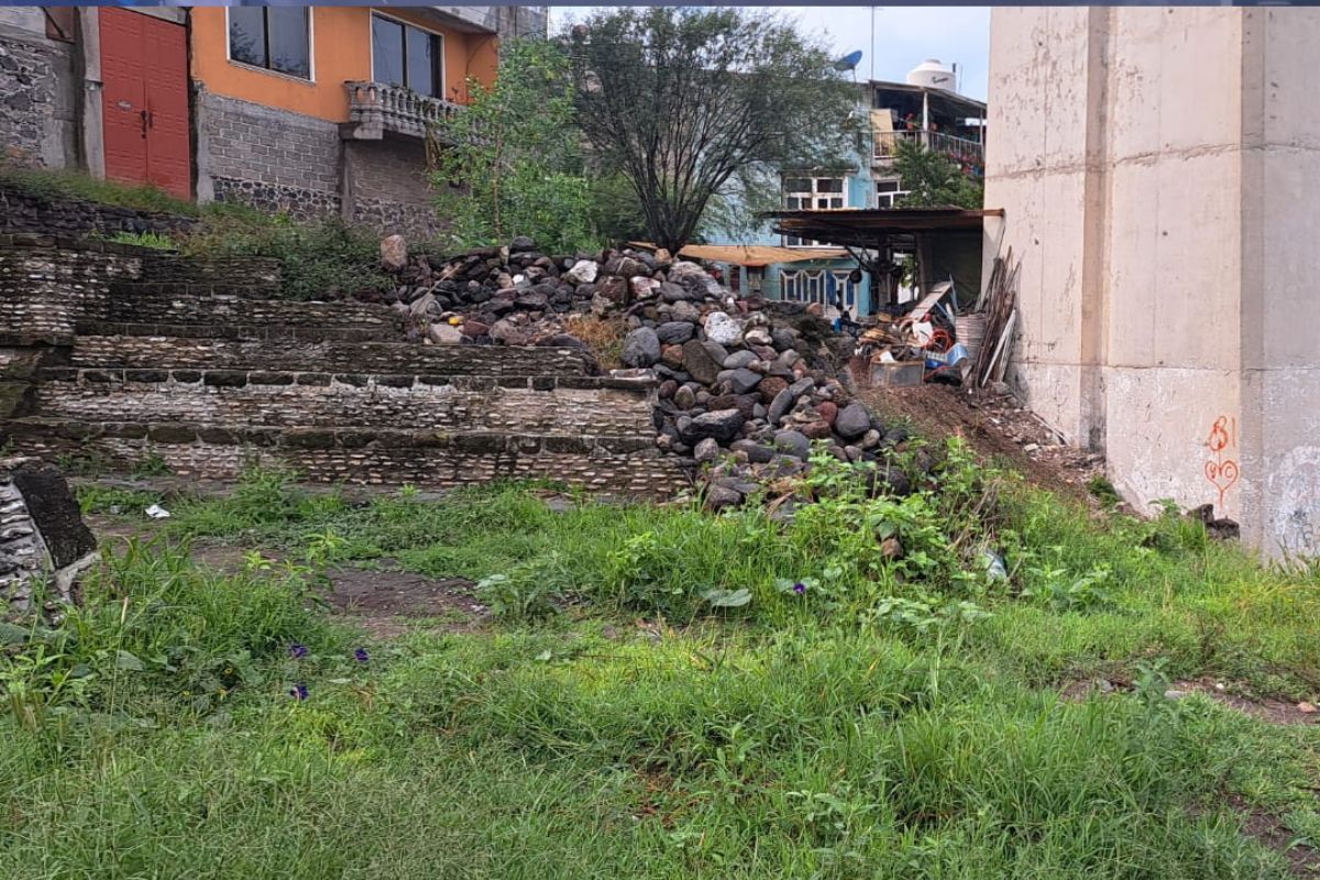En algunas zonas, se ha construido sobre los vestigios prehispánicos | Foto: Miguel Martínez