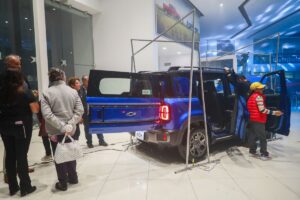 Invitados especiales conocieron de cerca las características de la Spark EUV.