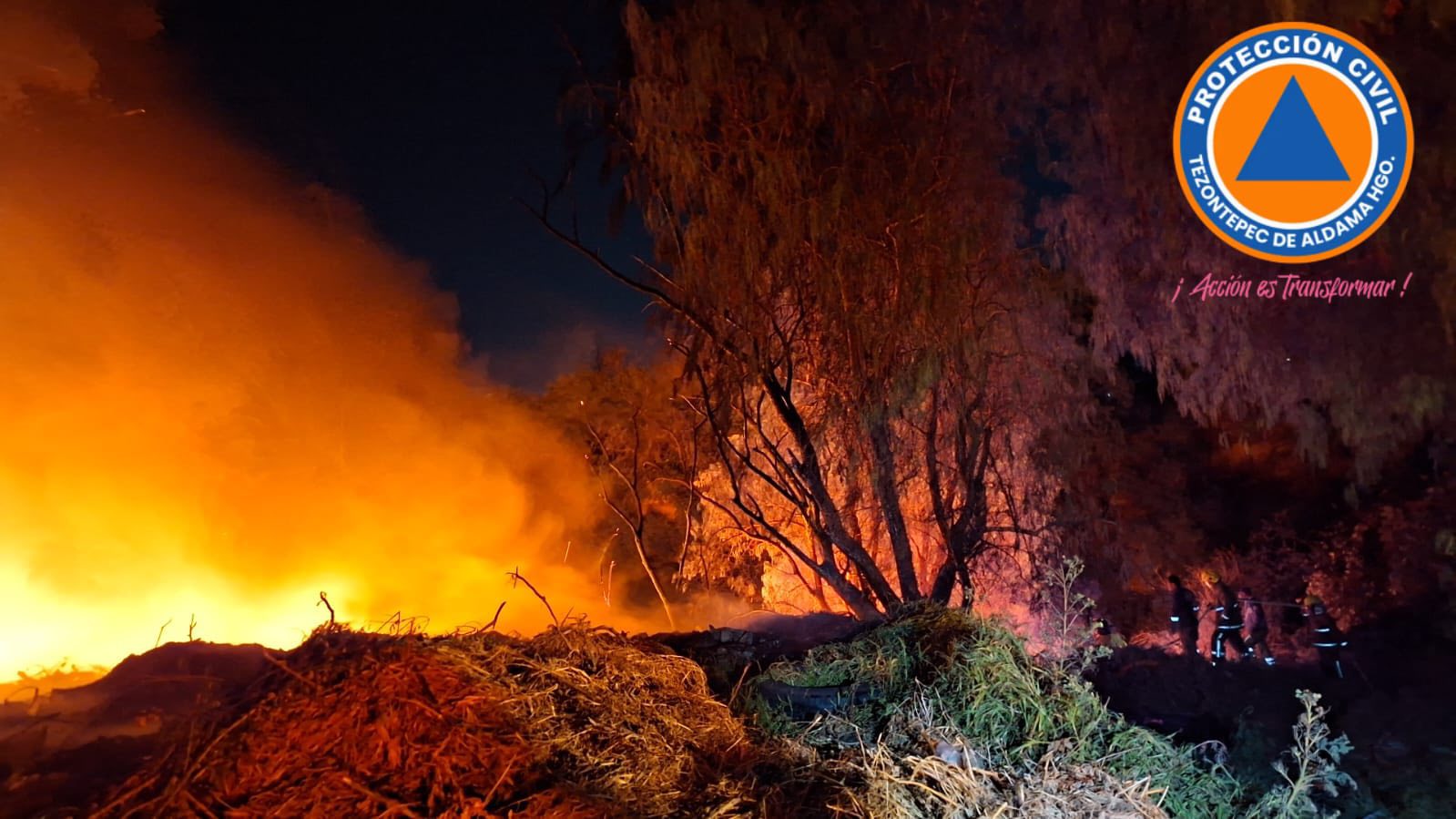 Las acciones de sofocación buscan la extinción total del incendio antes del amanecer