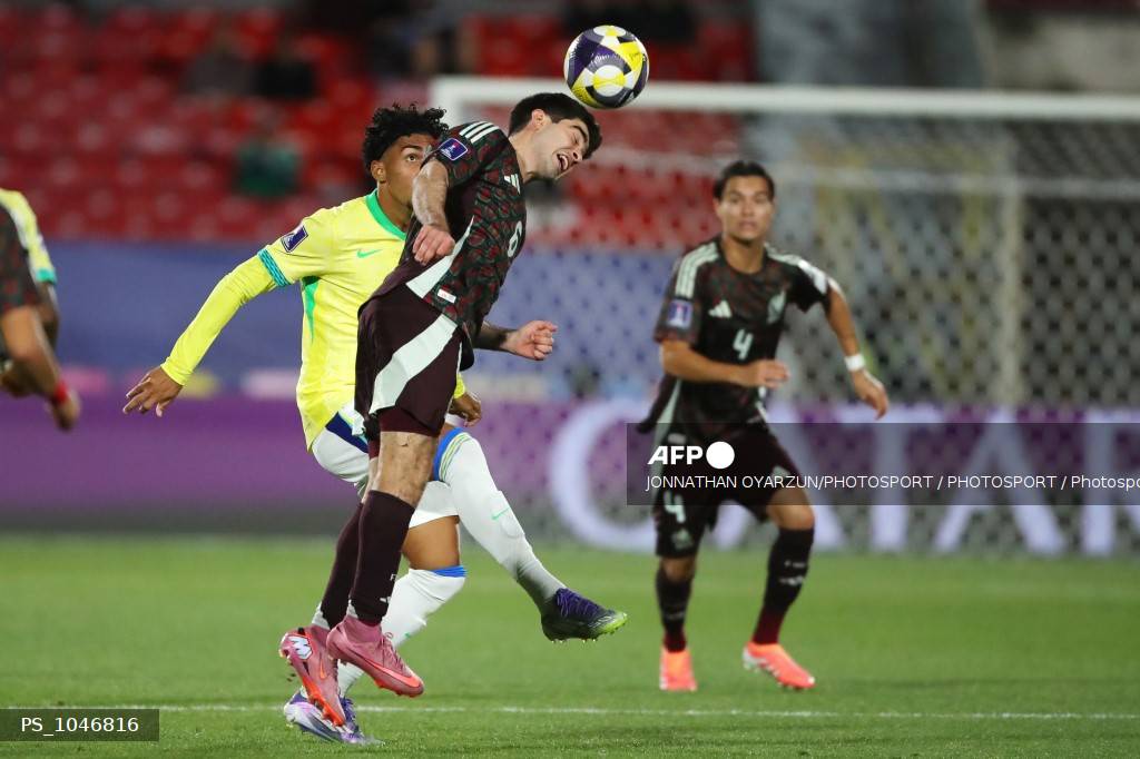 Brasil igualó rápidamente con un gol de Coutinho al 21, tras un mal rechace de César Garza y el empate persistió hasta el descanso.