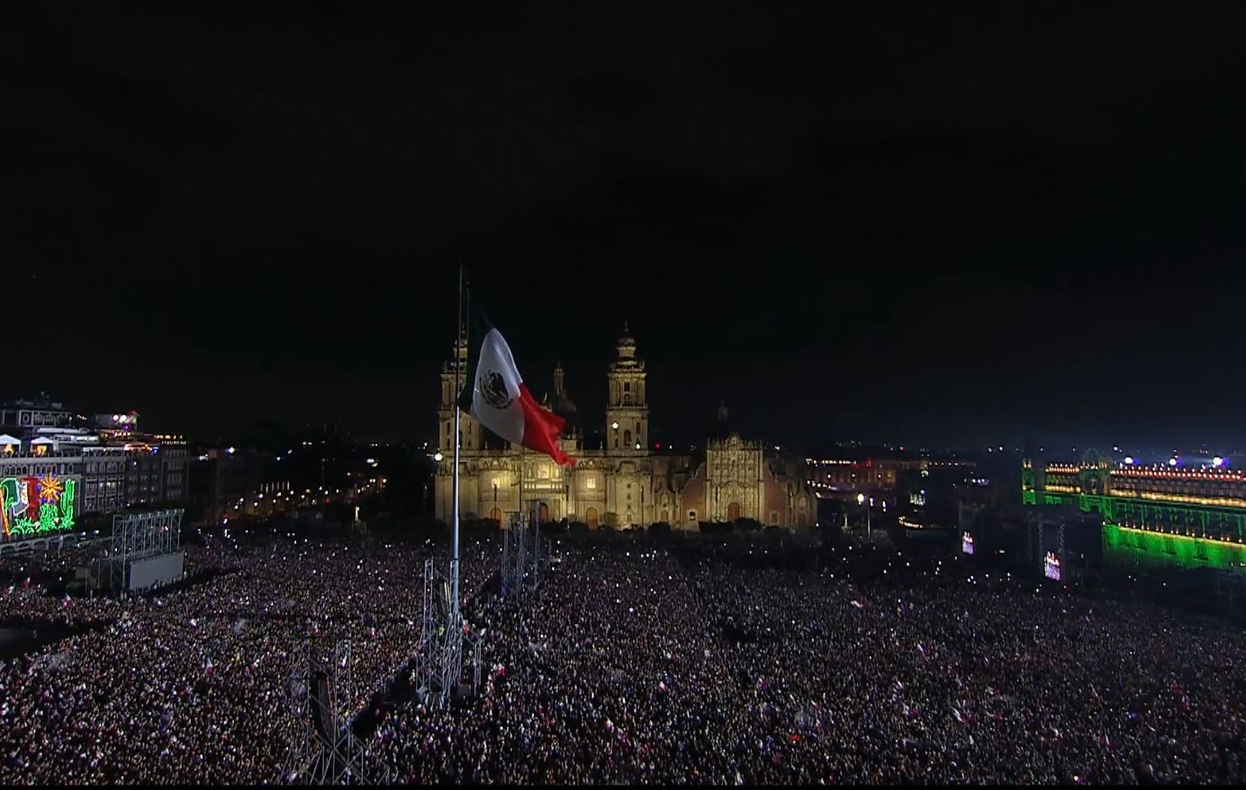 El Zócalo se llenó de personas para ver el Grito de Independencia de la presidenta