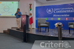 La doctora Adelfa destacó la importancia de ofrecer carne de calidad a restaurantes gourmet, más allá de la venta en carnicerías tradicionales