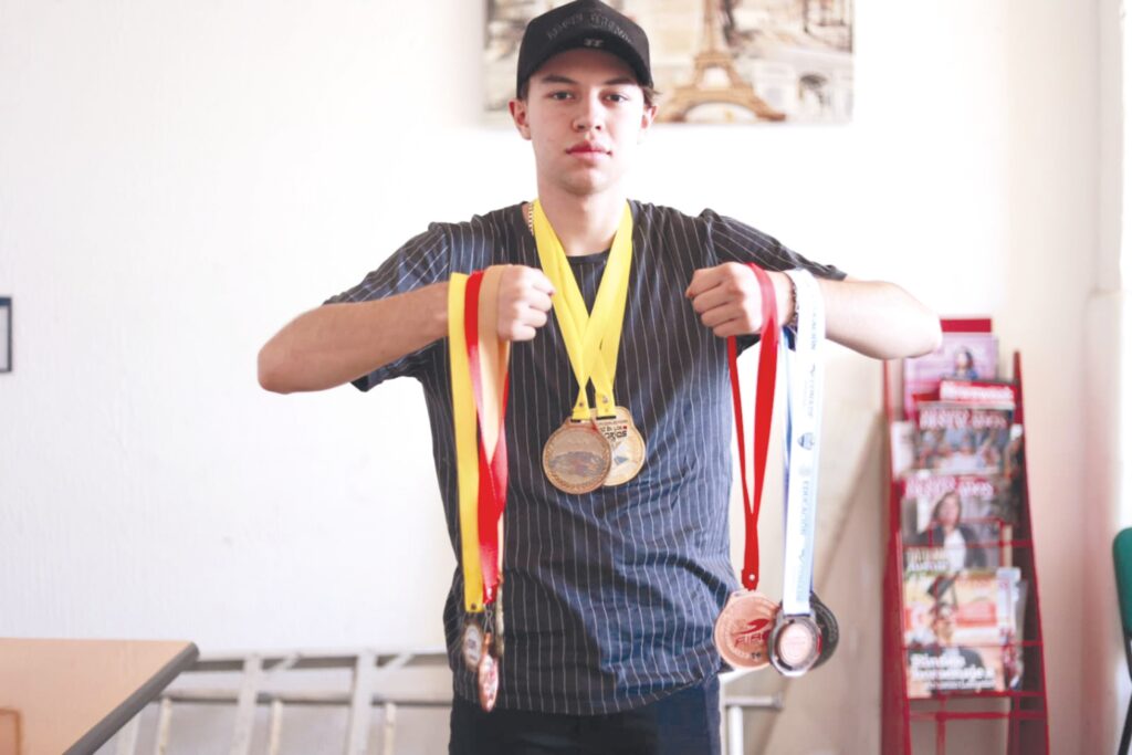 Disciplina y talento hidalguense: el joven pugilista compagina entrenamientos y estudios para llegar en su mejor forma