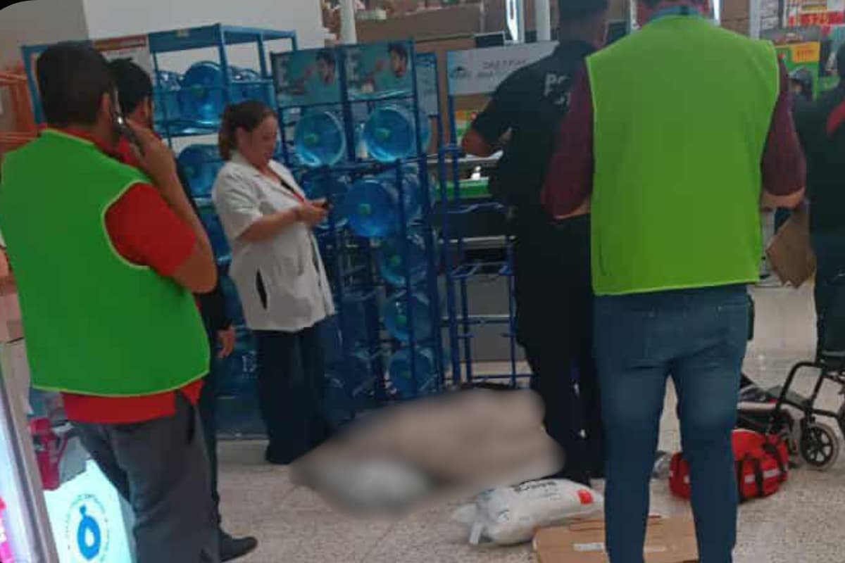 Un hombre perdió la vida dentro de un supermercado en Pachuca
