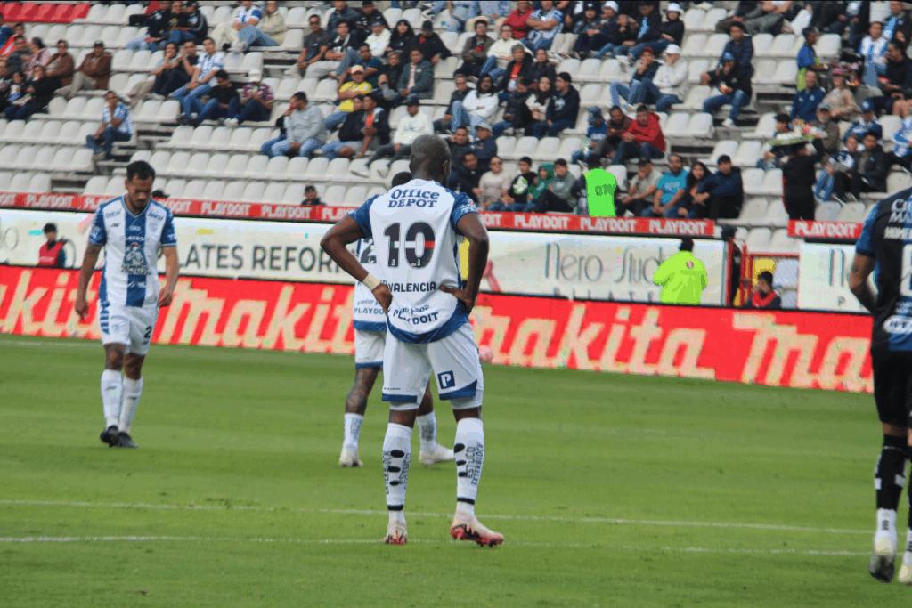 Valencia debutó nuevamente como titular en el duelo ante Querétaro