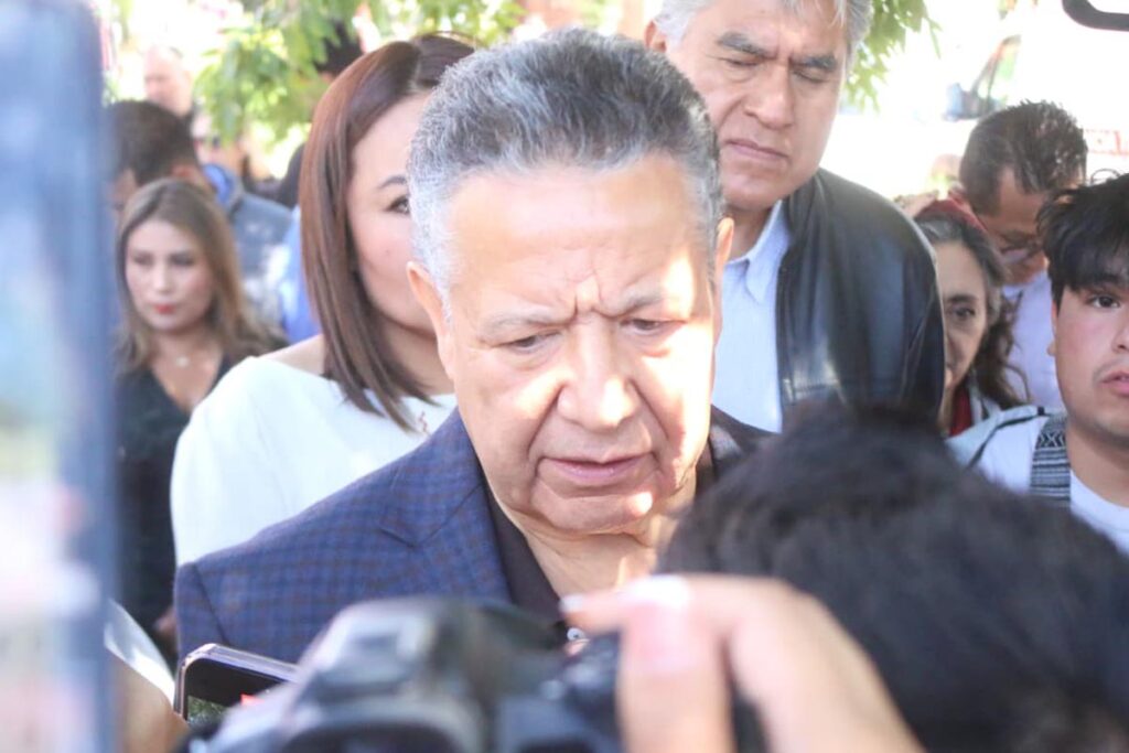 Menchaca expuso que el posible incremento se debe a que han aumentado algunas cosas, como lo es el combustible