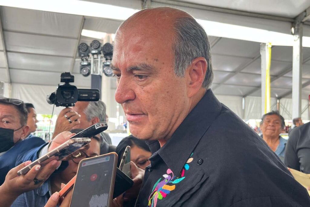 Sobre los alumnos que portaban armas blancas, dijo: 