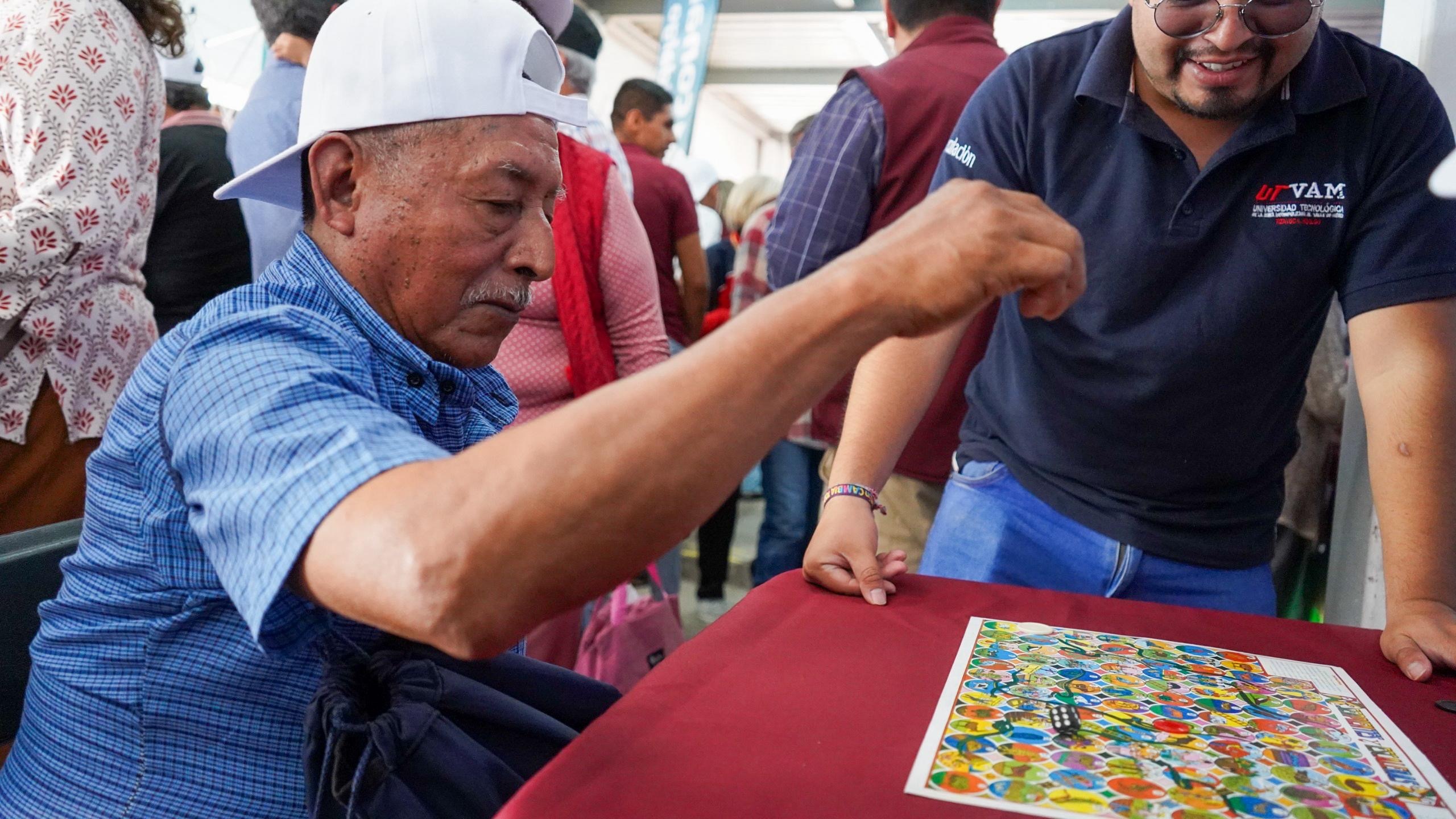 La actividad tuvo lugar en el recinto ferial de Pachuca y contó con la presencia de autoridades estatales