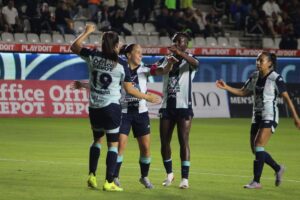Charlyn Corral hace historia en goleada de Tuzas sobre el Necaxa