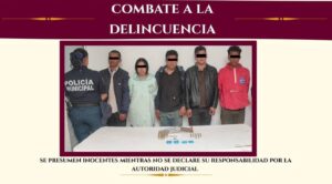 En Tepeji, SSP aseguró a cinco personas con arma, cartuchos y presunta droga.