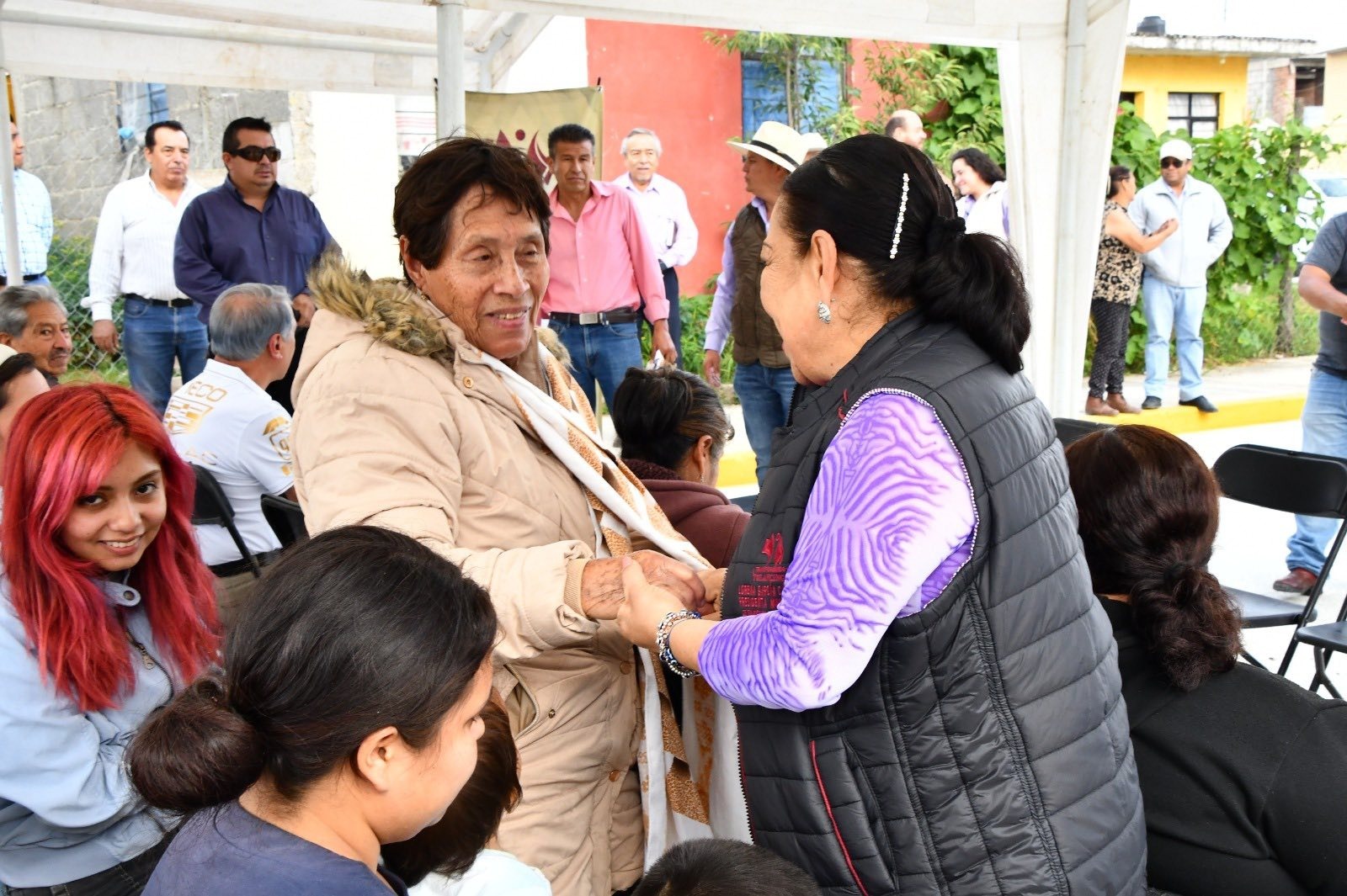 ntrega de pavimento hidráulico en El Paraíso, Tulancingo
