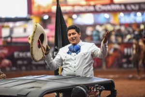 La yegua no fue rival para Marco Gallegos, que entregó una jineteada con bravura